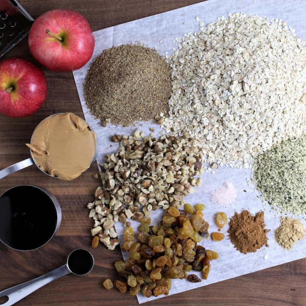 apple cinnamon energy ball ingredients.